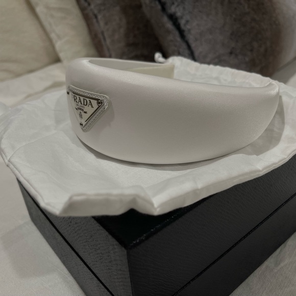 PRADA re-nylon headband. White. Never Worn. Authentic. 6 cm width. Sophisticated - Picture 5 of 6